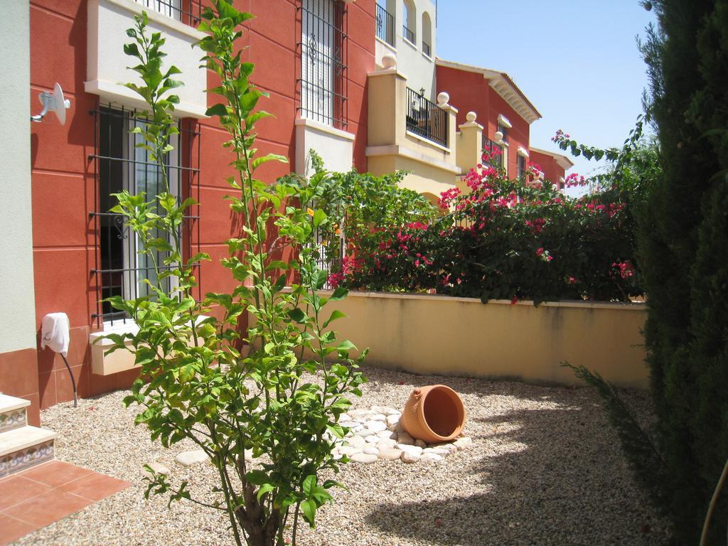 Bungalow Altos De La Bahia Torrevieja Ruang foto